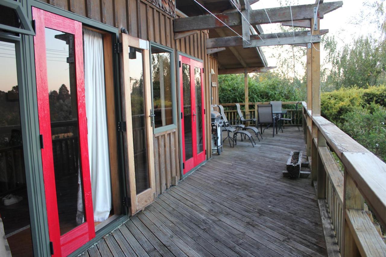 Treetop Hideaway - Taupo Holiday Home Exterior foto